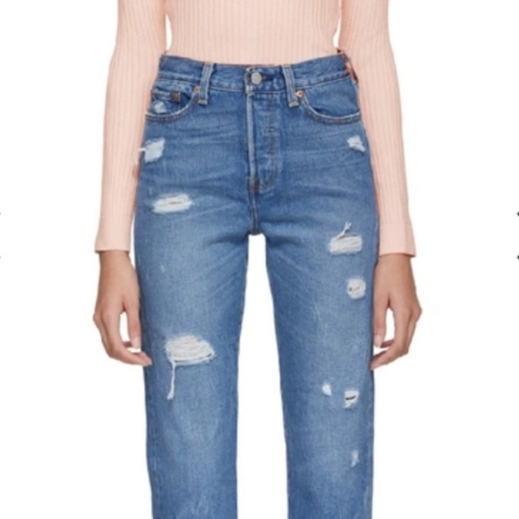 LEVI’S Mid-Rise Distressed Wedgies - Picture 2 of 8